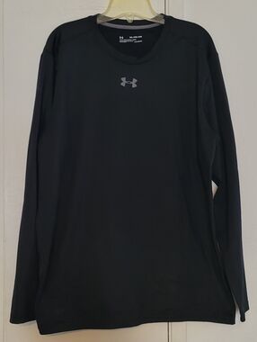 Under Armour Black Long Sleeve athletic Tee